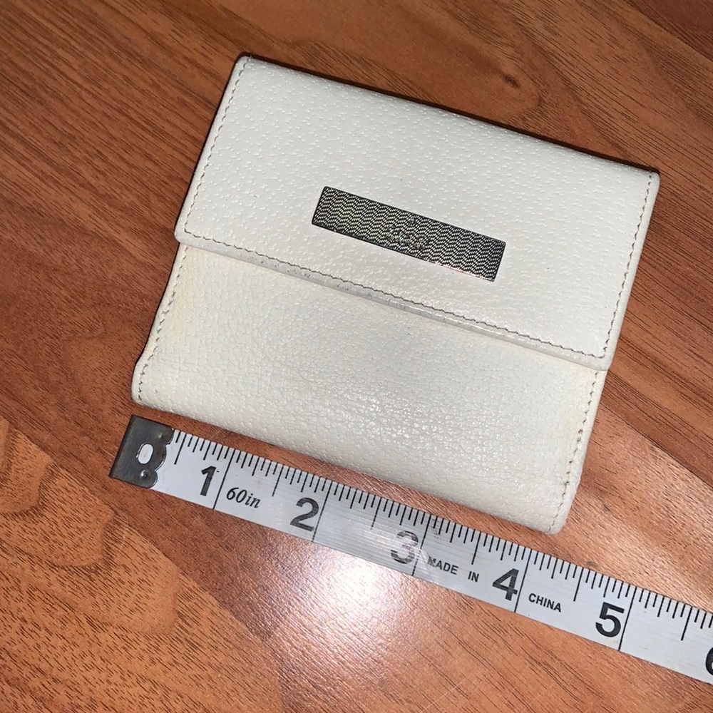 Authentic Vintage Gucci Leather Compact Wallet - Picture 15 of 16